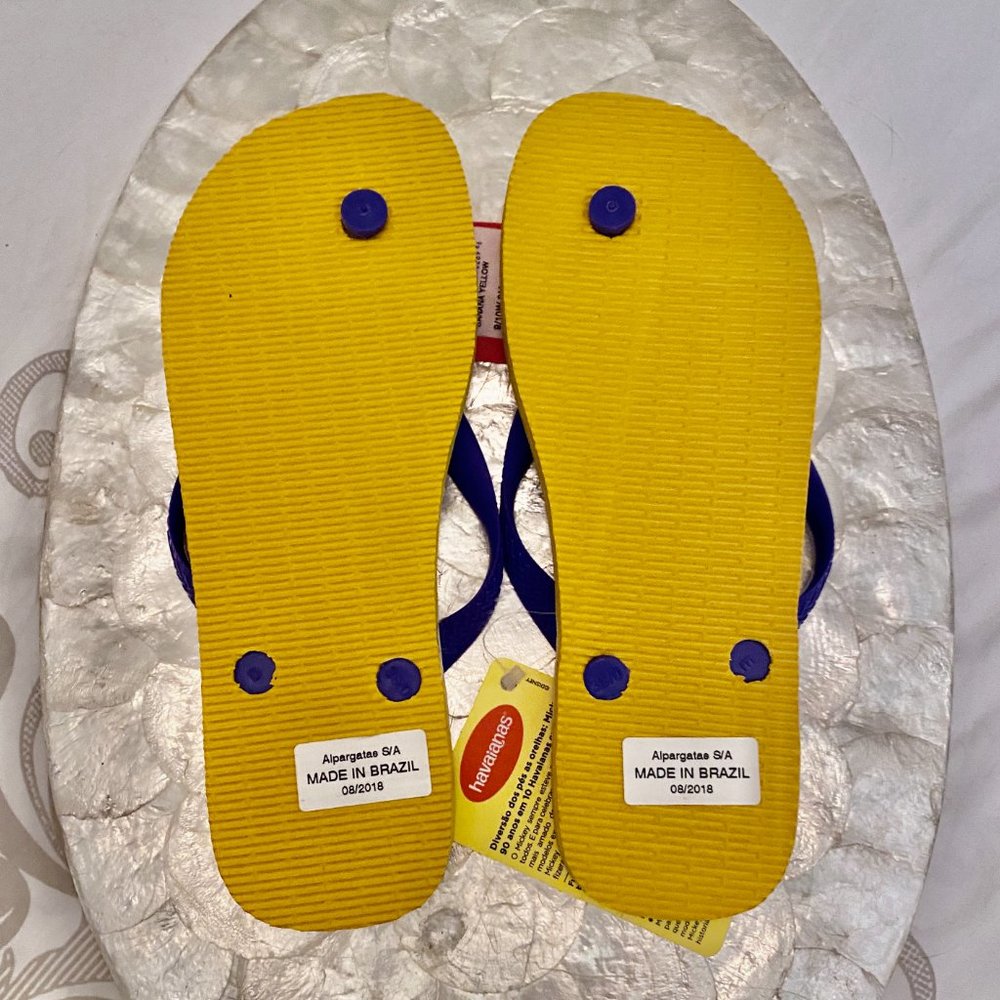 Havaianas Disney Mickey Mouse Special 90th Anniversary Edition Flip Flops NWT - Picture 4 of 6